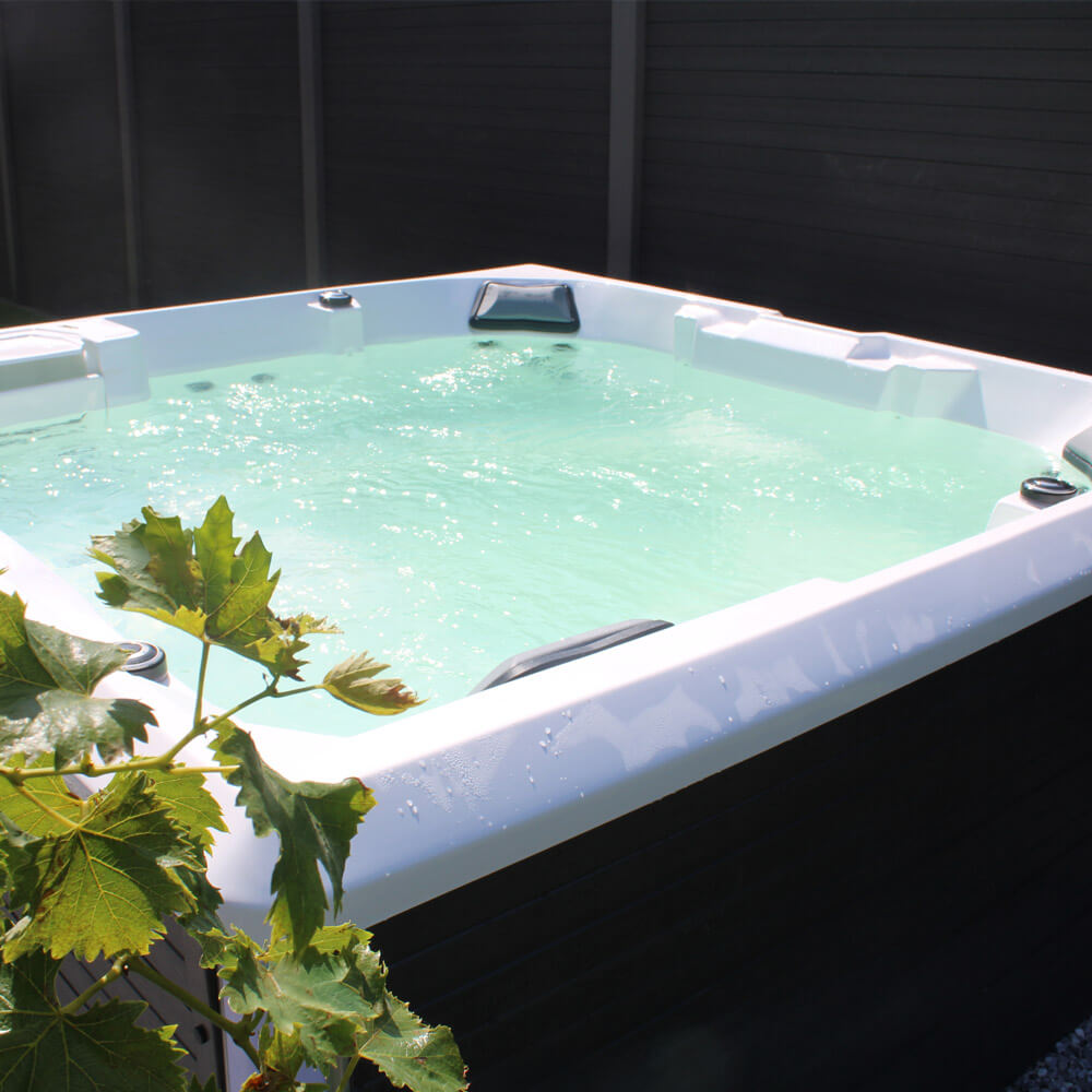 XXL Luxus SPA LED Whirlpool SET 207x207 Farblicht Outdoor Indoor Pool +Treppe+Abdeckung 5-Pers.