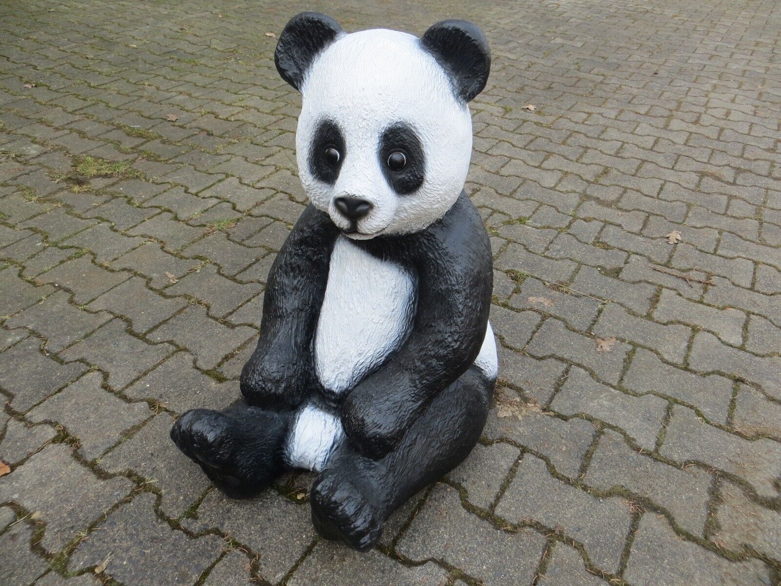 XXL Premium Panda sitzend lebensgross ca. 70 cm Pandabär Garten Deko Figur v2