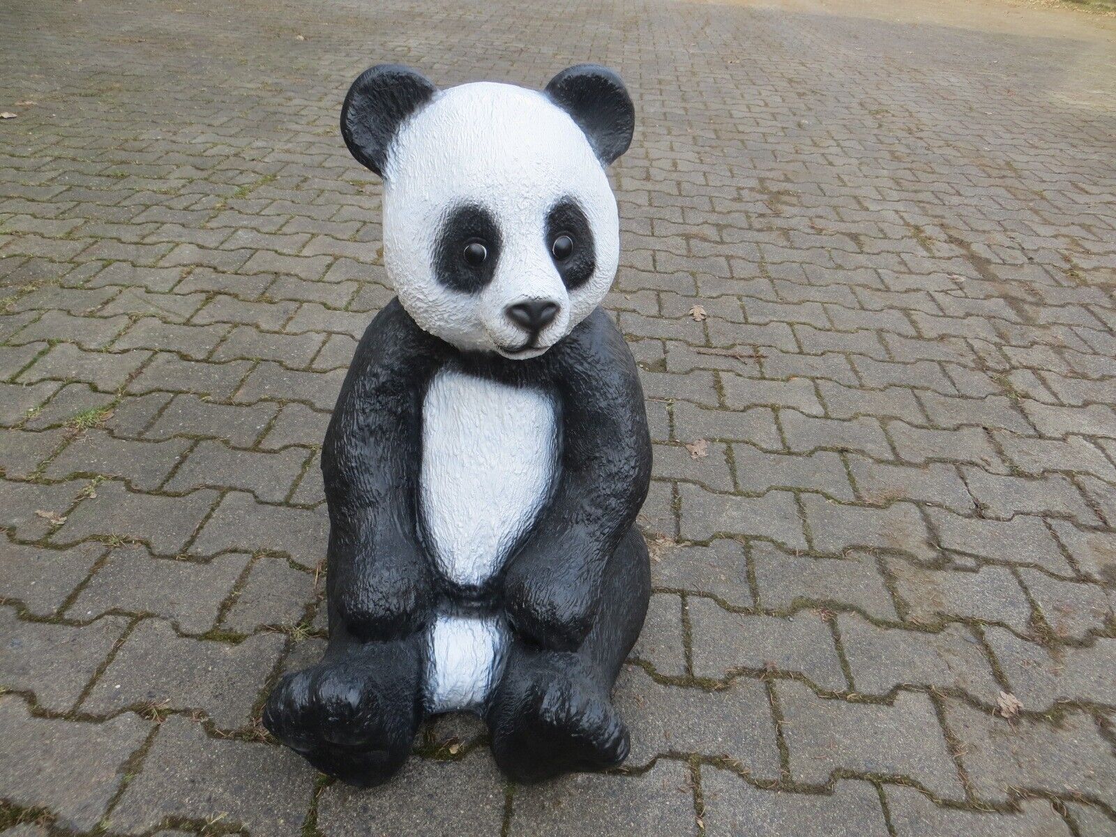 XXL Premium Panda sitzend lebensgross ca. 70 cm Pandabär Garten Deko Figur v2