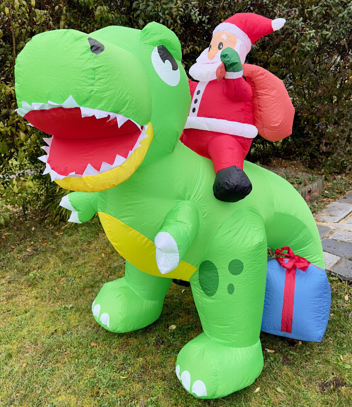 LED Weihnachtsmann+Dinosaurier aufblasbar 180cm Dino Airblown selbstaufblasend