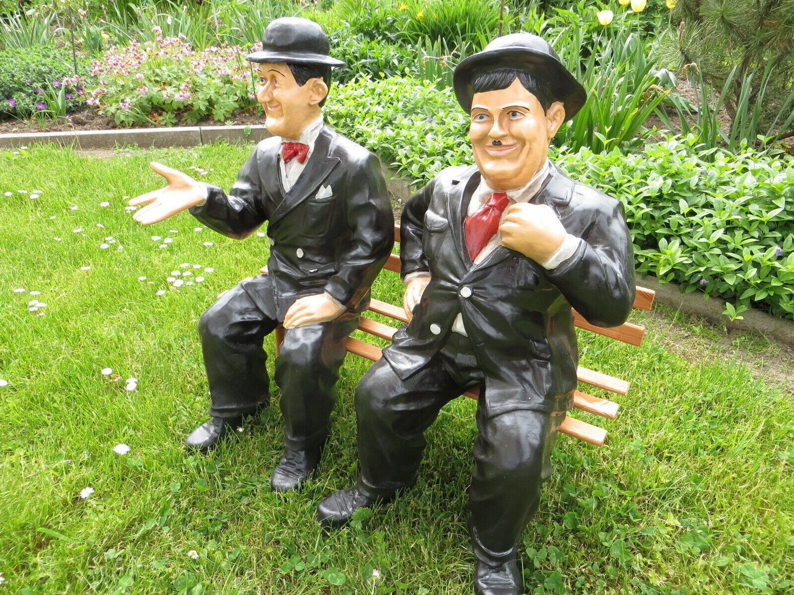 XL Premium Dick & Doof auf der Bank ca. 70cm hoch Garten Deko Figur