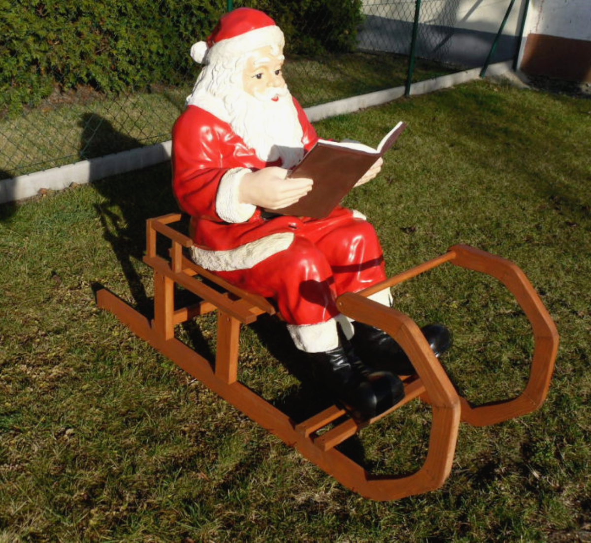 XXL Weihnachtsmann mit Buch auf Holz-Schlitten Santa Garten-Deko Weihnachtsdeko